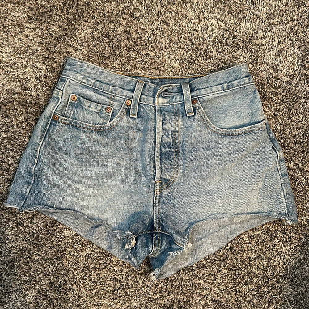 Levis 501 Jean Shorts